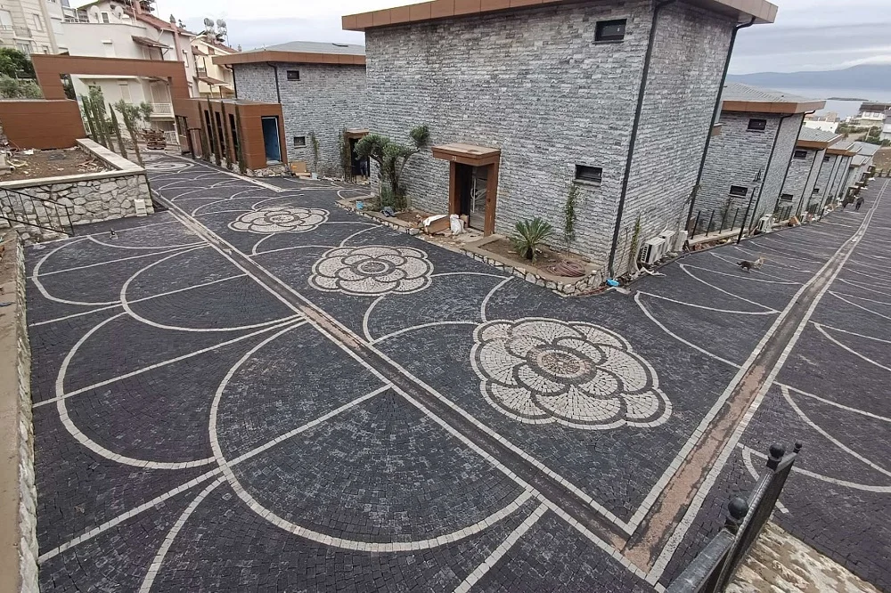 Davutlar Site Önü Kilit Taşı